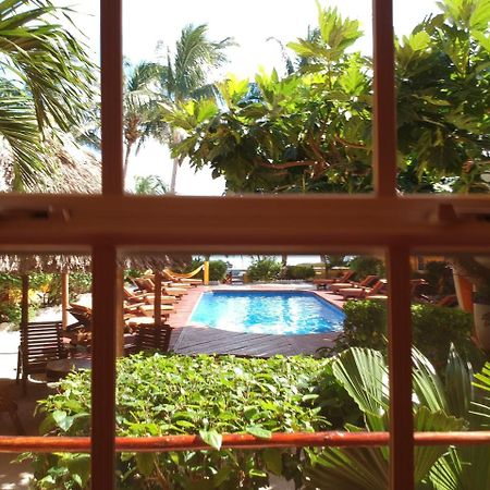 Seaside Cabanas Hotel Caye Corker Exterior foto