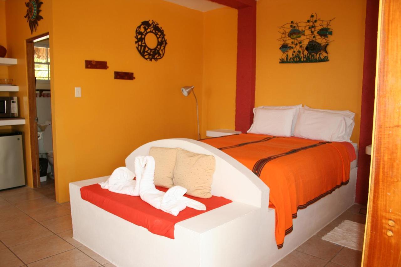 Seaside Cabanas Hotel Caye Corker Exterior foto
