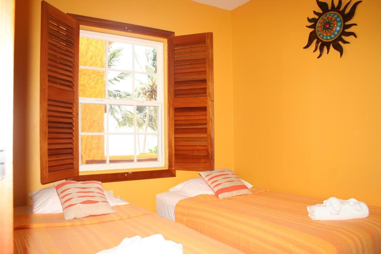 Seaside Cabanas Hotel Caye Corker Exterior foto